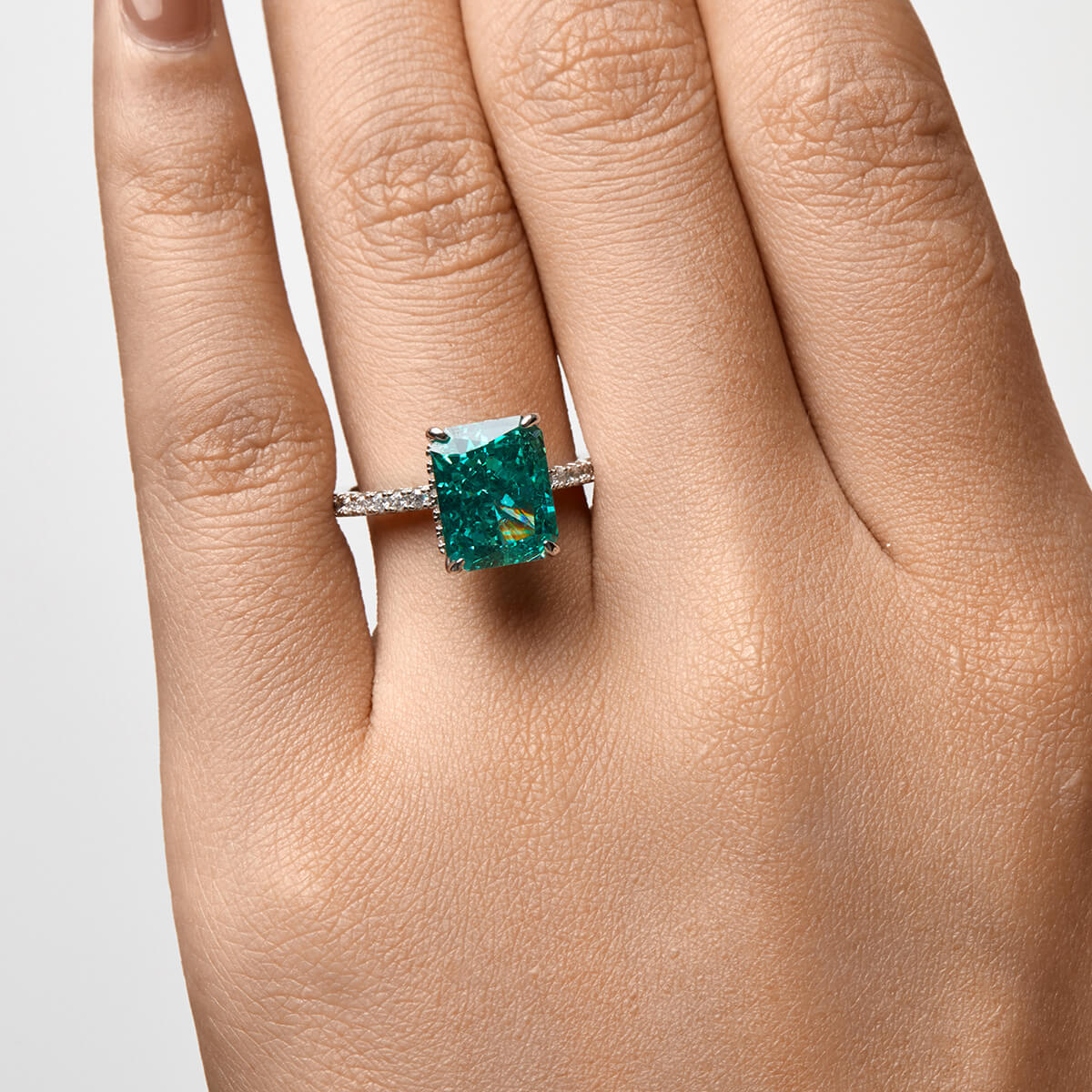 Aura Birthstone Ring - Vivid Green (Limited edition)